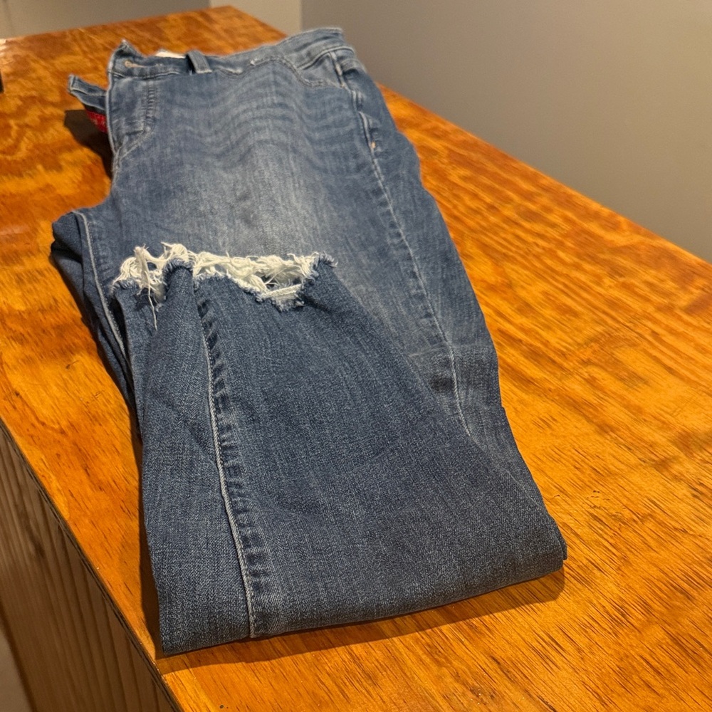 Lucky Brand Distressed Skinny Jeans in Blue
